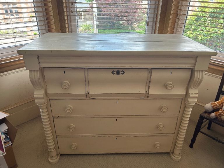 Vintage Chest of Drawers