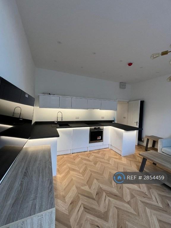 2 bedroom flat in Walliscote Road, Weston-Super-Mare, BS23 (2 bed) (#2854459)