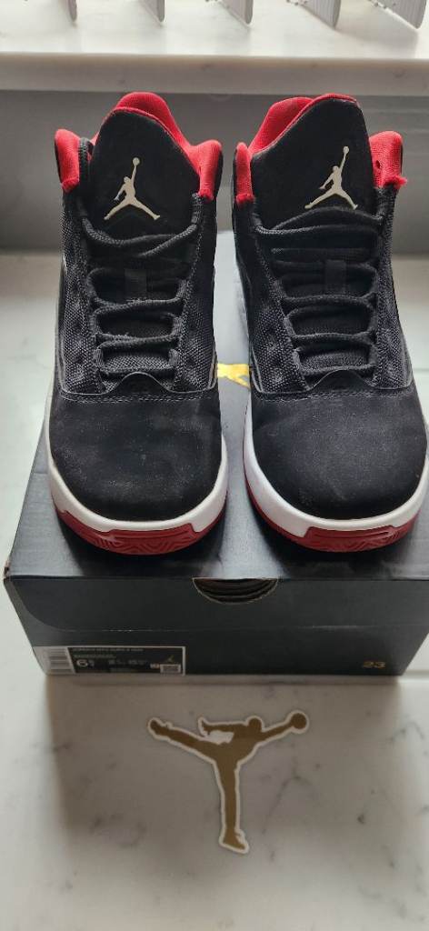 Jordan Air Max Aura 2 (GS) Size 6