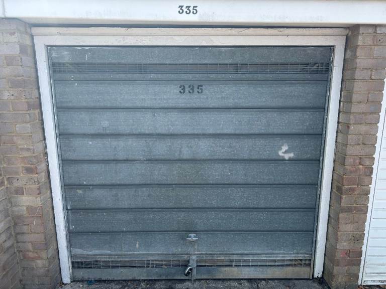 Large secure garage to let in Andover