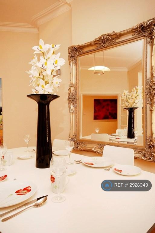 3 bedroom flat in Rodney Court, London, W9 (3 bed) (#2928049)