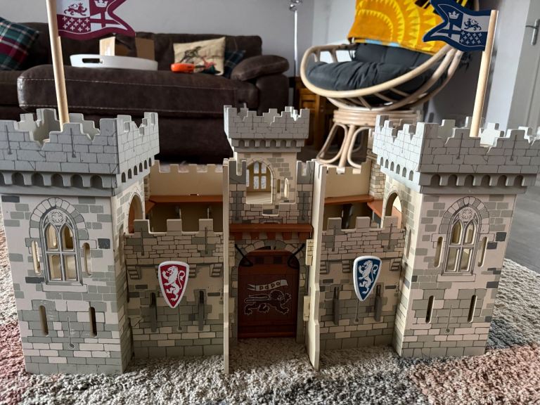 Papo knights castle
