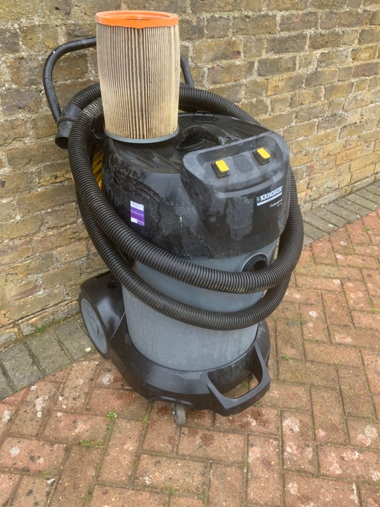 KARCHER INDUSTRIAL NT70 WET / DRY VACUUM ,TWIN MOTOR 240volt
