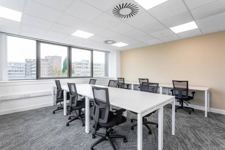 Wolverhampton - WV3 0SR \ Secure an Office with 5 Workstations