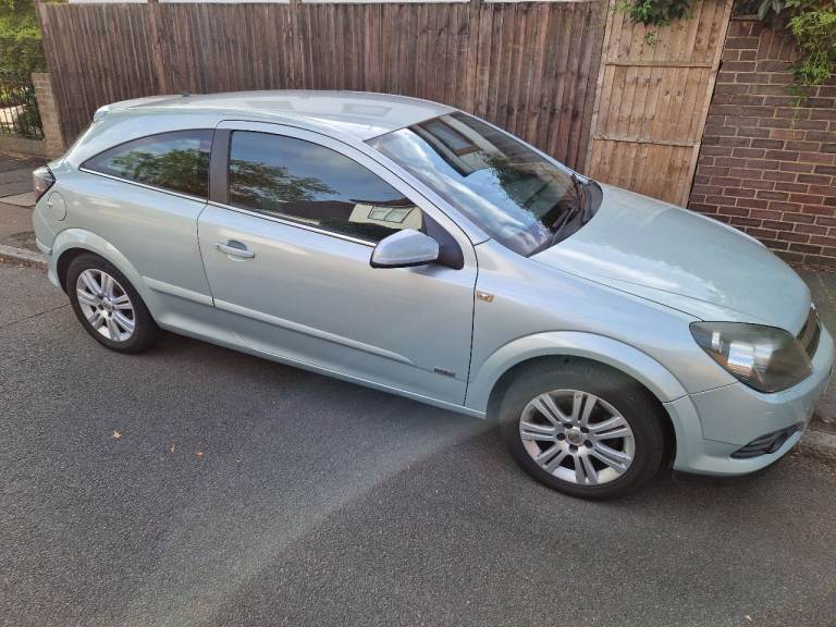 AUTOMATIC VAUXHALL ASTRA 1.8 ULEZ FREE DRIVES GREAT 