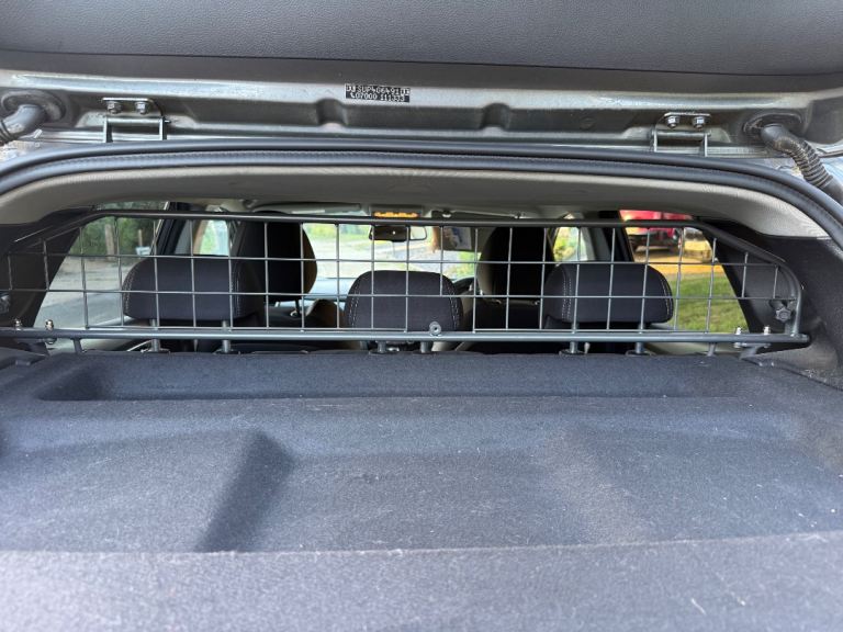 Travall dog guard for 2017-2021 Nissan Qashqai
