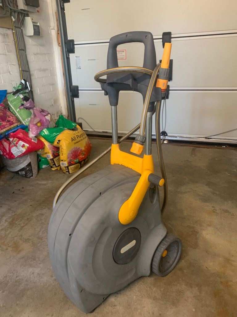 ***SOLD*** Hozelock fast cart hose & reel unit - VGC