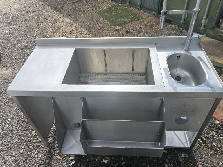 Catering equipment Commercial stainless steel sinks Prep tables Shelving Stands trailer restaurant 