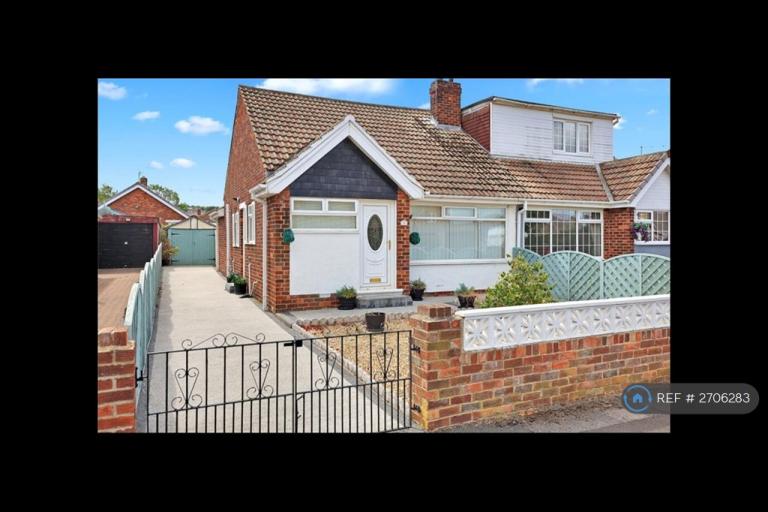 3 bedroom house in Cedar Road, Middlesborough, TS7 (3 bed) (#2706283)
