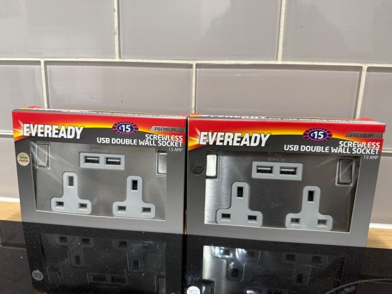 2x Eveready Premium Screwless USB Double Sockets - Satin Finish - NEW