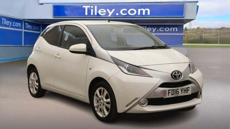 2016 Toyota AYGO 1.0 VVT-i x-pure Euro 6 5dr HATCHBACK Petrol Manual
