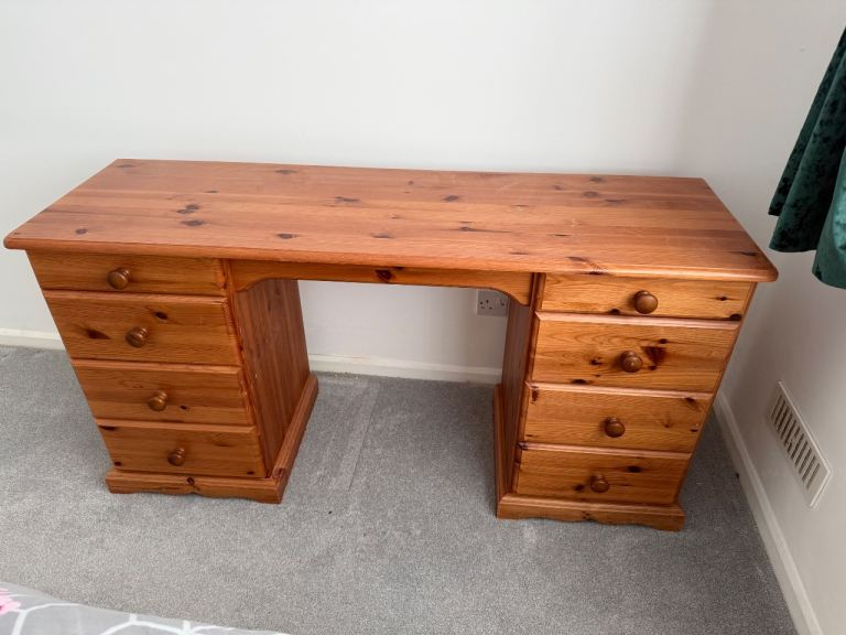 Pine dressing table