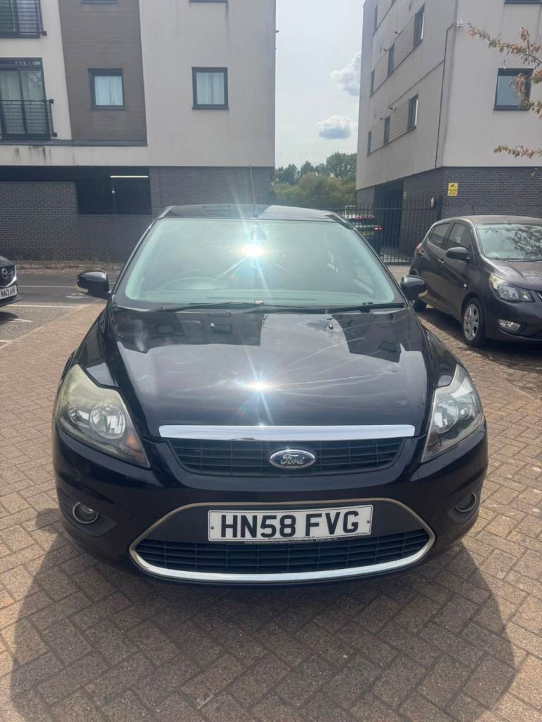 Ford FOCUS 1.6L 5dr hatchback with good mileage, 5 months MOT for sale!!!