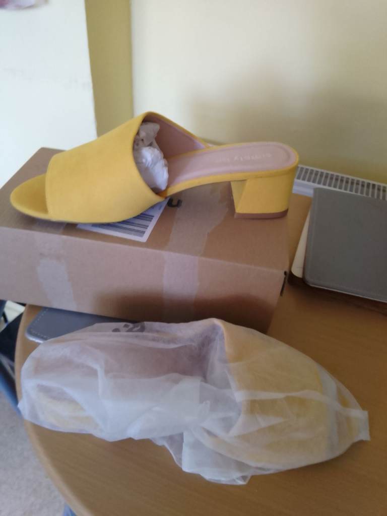 Ladies sandals with block heels 