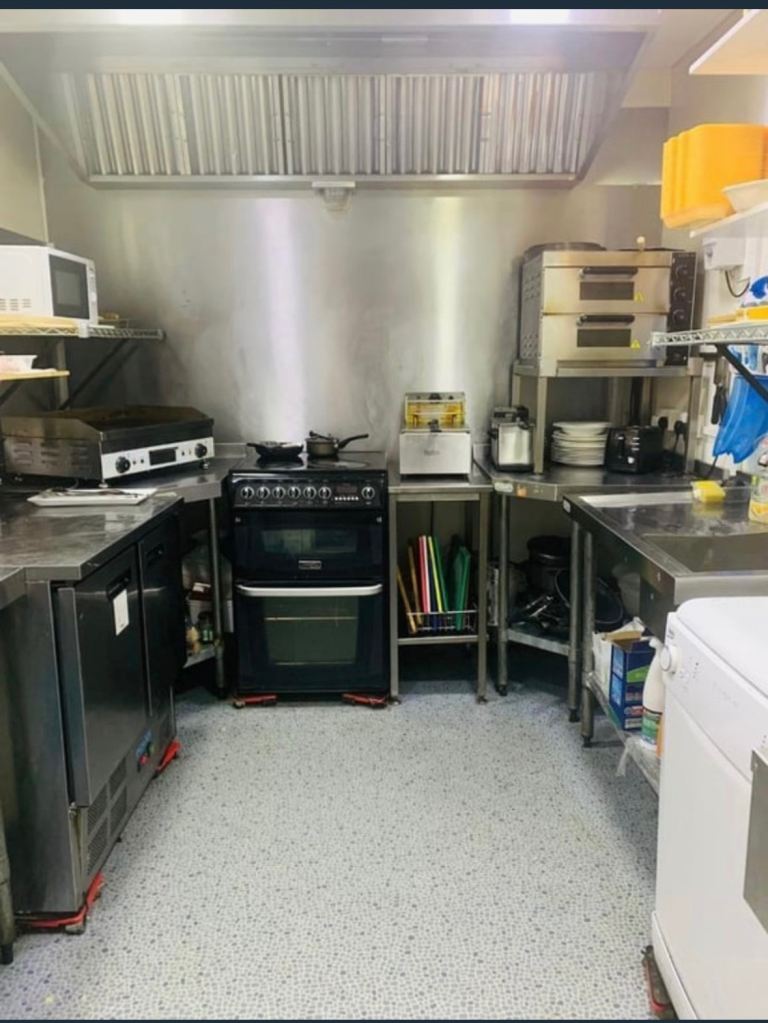 Nice cafe and restaurant with class 3 in city centre 