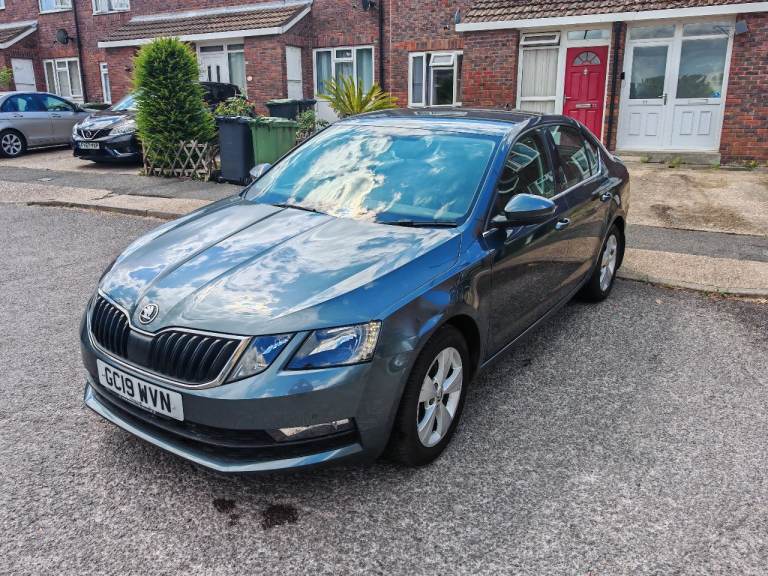Skoda, OCTAVIA, Hatchback, 2019, Semi-Auto, 999 (cc), 5 doors