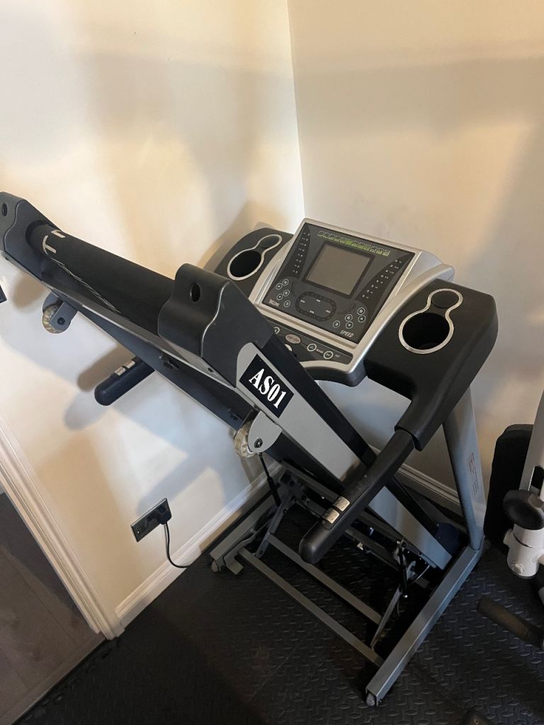 FOLDING TREADMILL