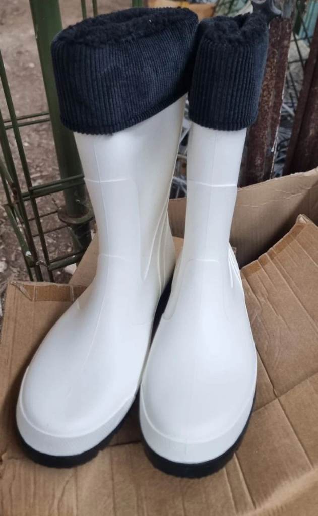 224 BRAND NEW WOMENS CLOTHING. RRP £5000+ LADIES WHOLESALE- JOB LOT- SHOES RESELL