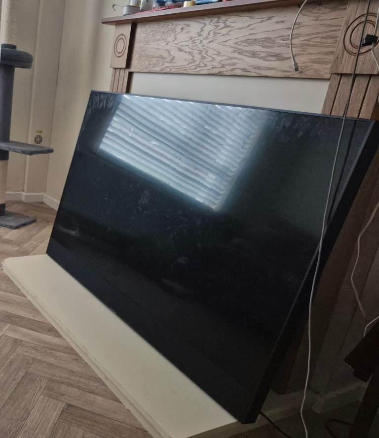 Sky glass 55" TV as new condition 