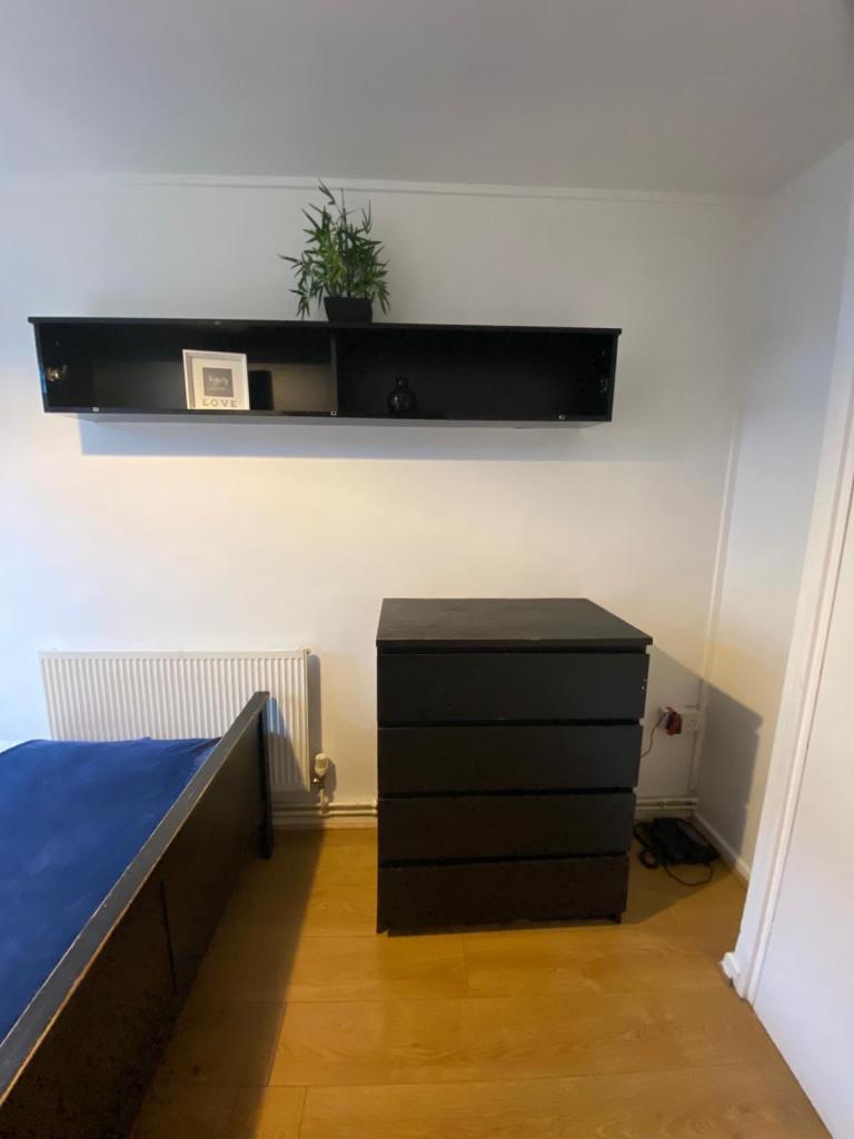 Double room including bills for single occupancy Postcode E8 4NN