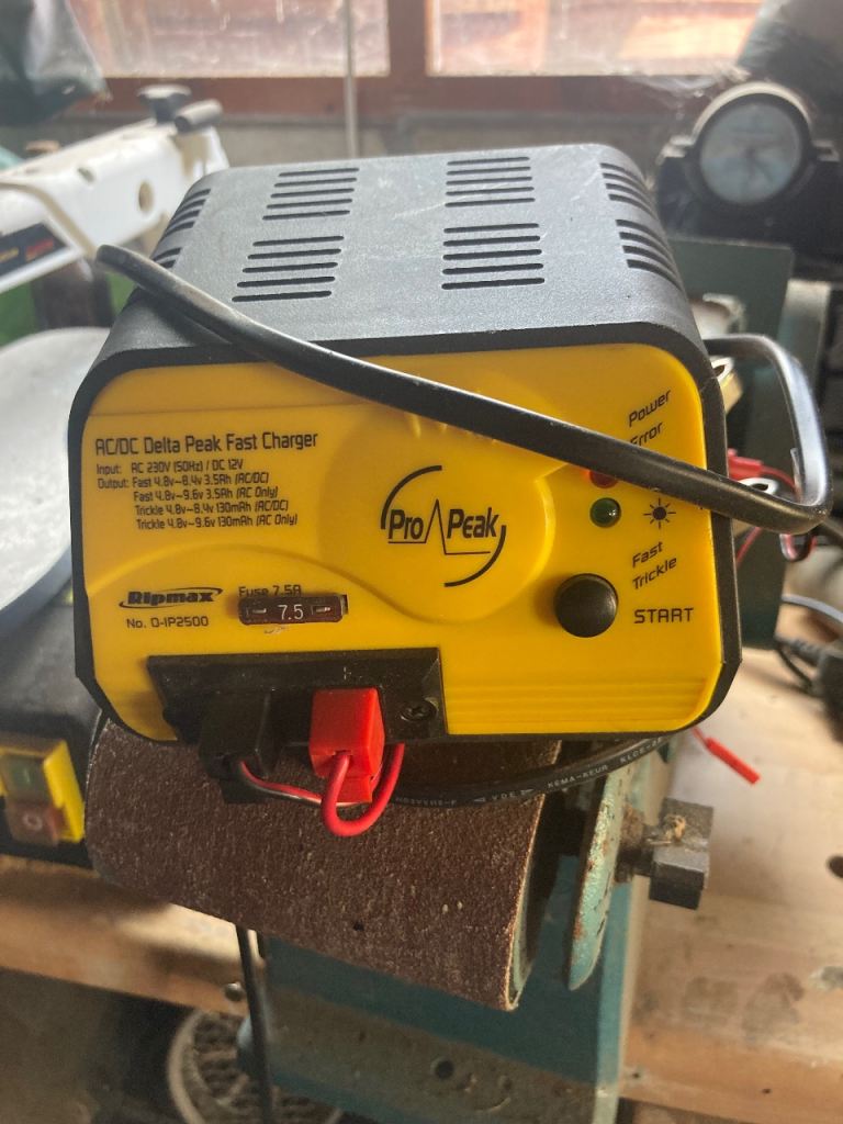 Ripmax Pro Peak Delta Peak Fast Charger – Good Condition