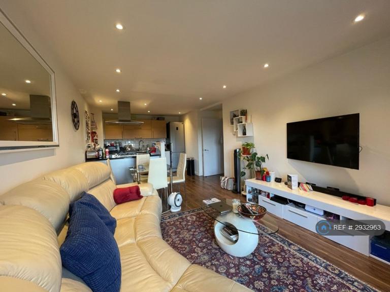 1 bedroom in Tequila Wharf, London, E14 (#2932963)