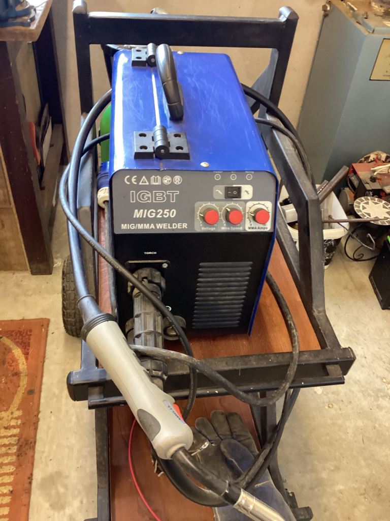 NTF IGBT MIG250 MIG/MMA Welder - Good Condition, Blue