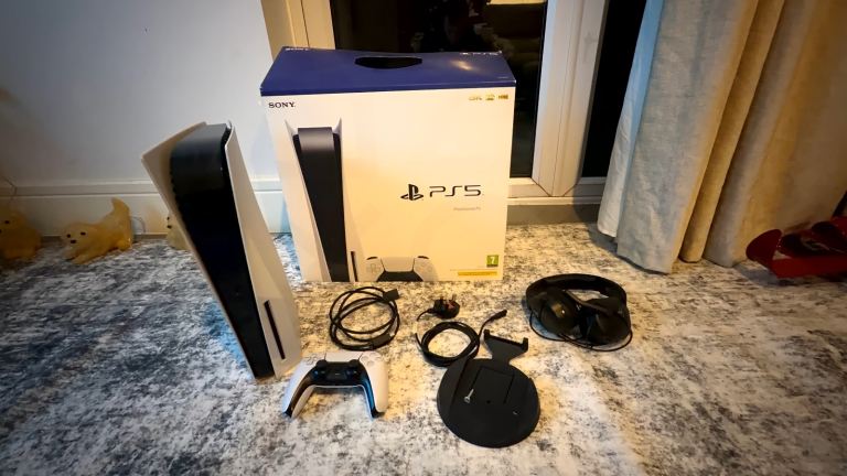 PlayStation 5 disc edition + 1 controller & headset
