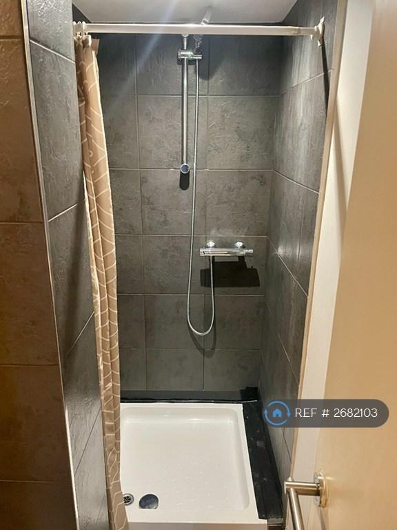 Studio flat in Corringway, London, W5 (#2682103)