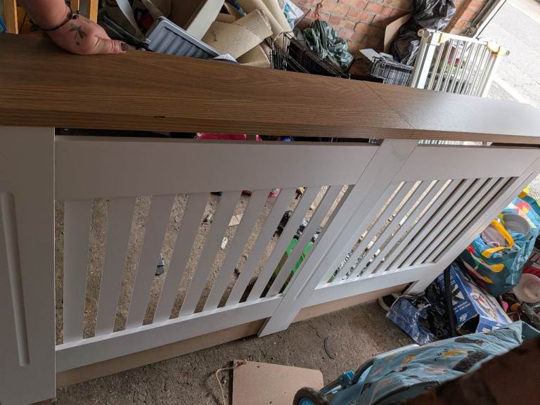 White Radiator Cover with Wooden Top – Good Condition