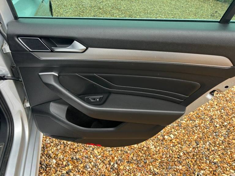 2020 20 VOLKSWAGEN PASSAT 2.0 TDI EVO R-LINE ESTATE 5DR DIESEL MANUAL EURO 6 (S/