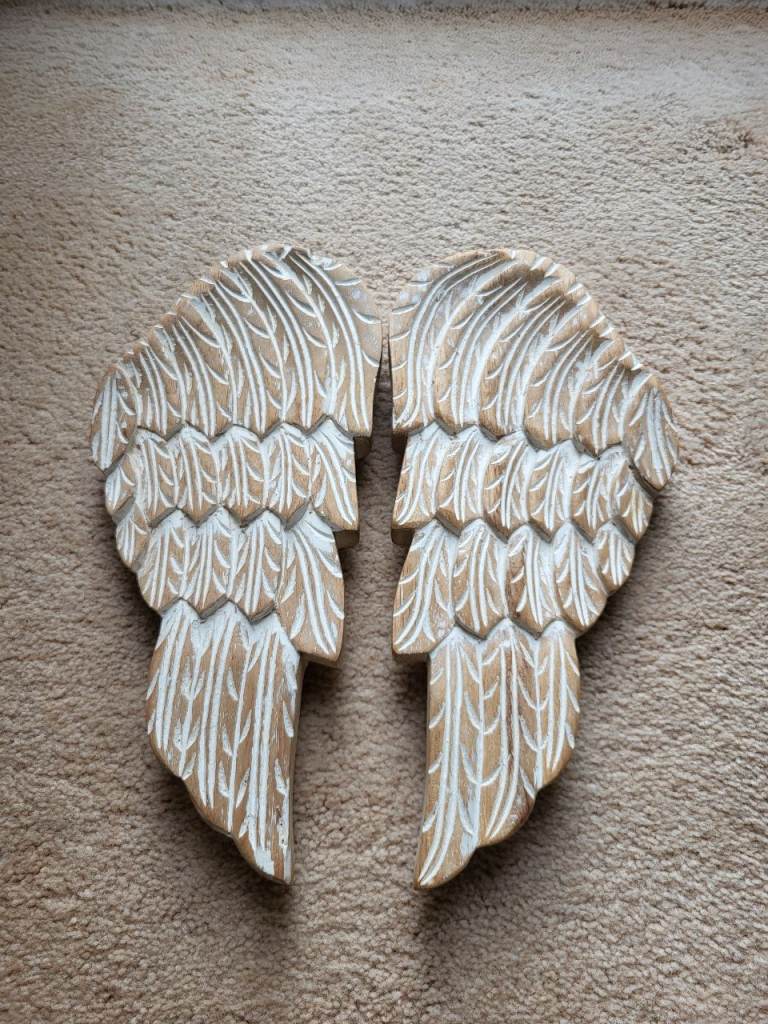 Wooden decorative angel wings
