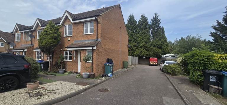 3 Bed End Of Terrace House with Garden and Allocated Parking - Derwent Close, Watford, WD25 0NQ  