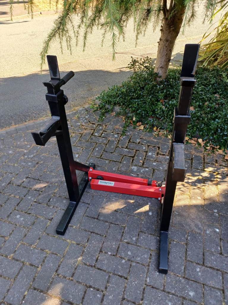 BODYMAX CF315 WEIGHTS PLATES & BARBELL SQUAT STANDS & DIP RACK