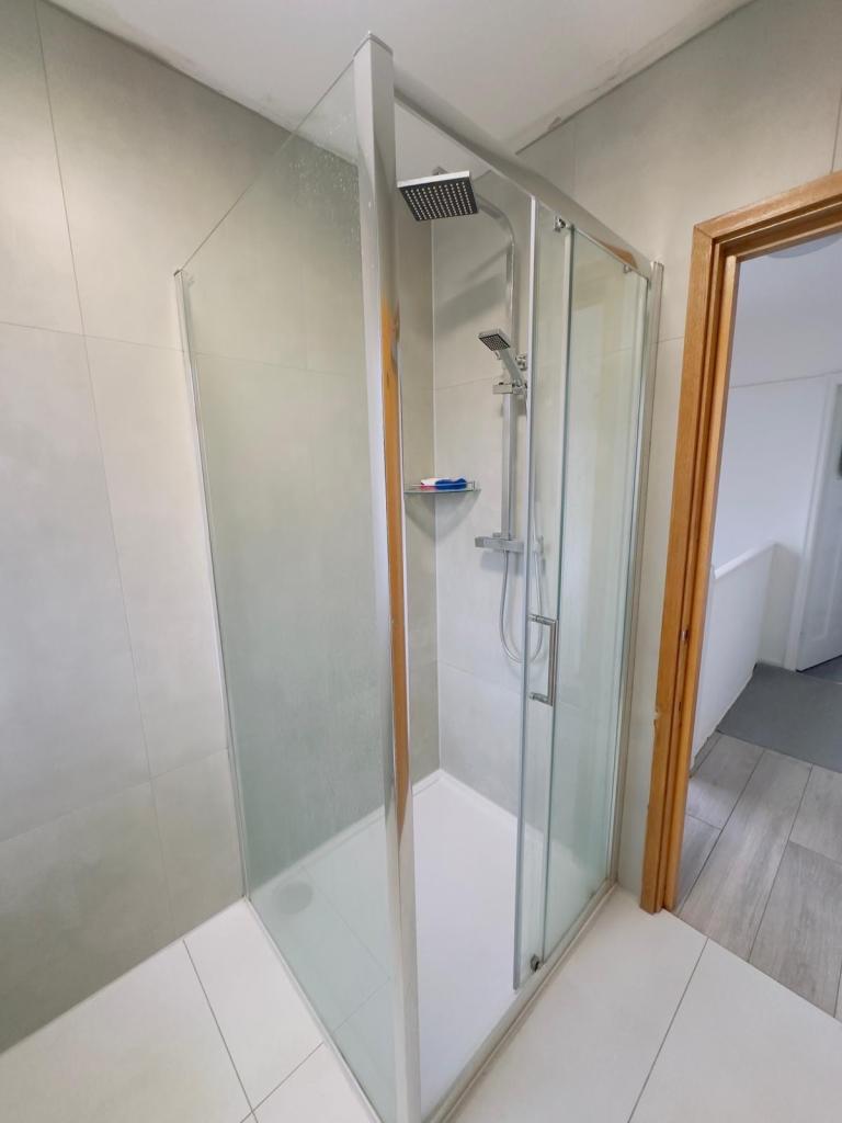 Large double room to rent 