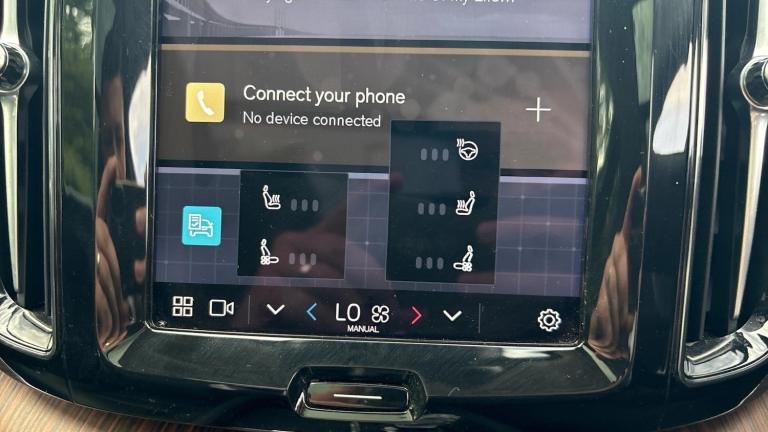 2024 Volvo XC60 Recharge Ultimate, T8 AWD Plug-in hybrid, Electric/Petrol, Bright ESTATE Petrol/E...