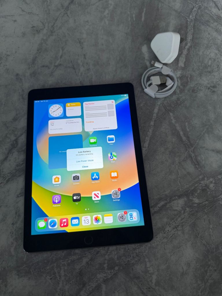 Apple iPad Pro A1674 9.7" 32GB Wi-Fi + 4G Any Networking