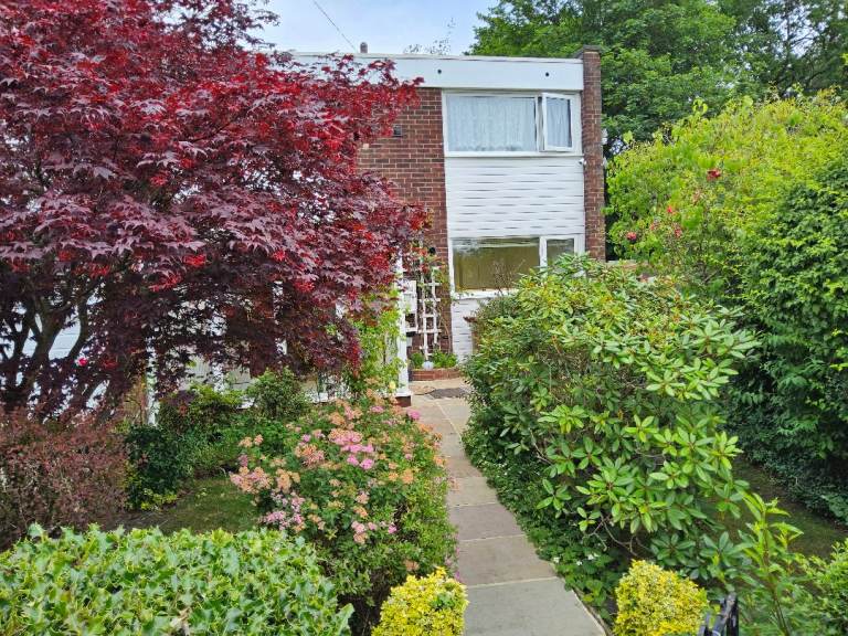Exceptional Three-Bedroom Home in Sought-After Alwoodley, LS17