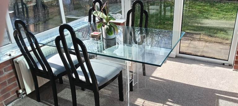 Dining room Table and 4 chairs 