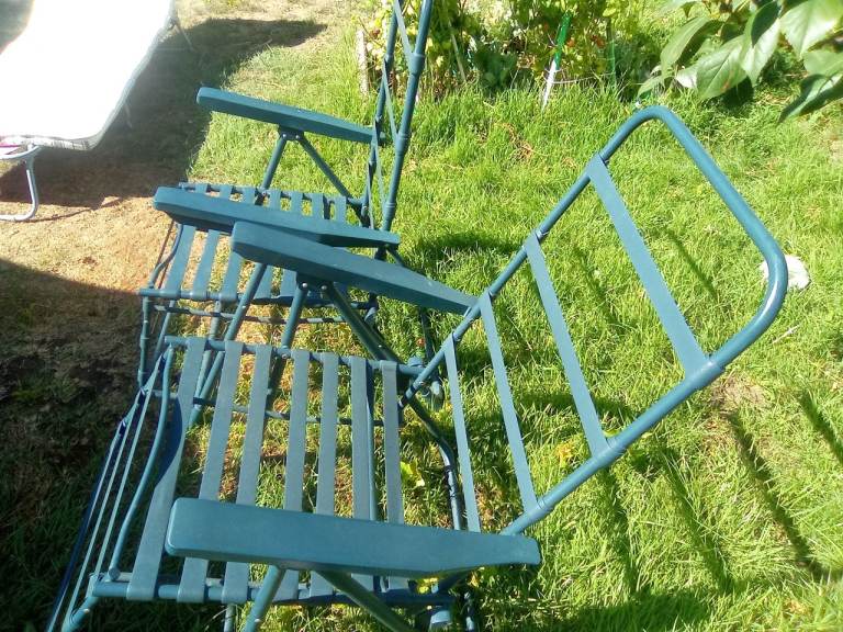 Pair of Green Metal Garden Chairs – Good Condition