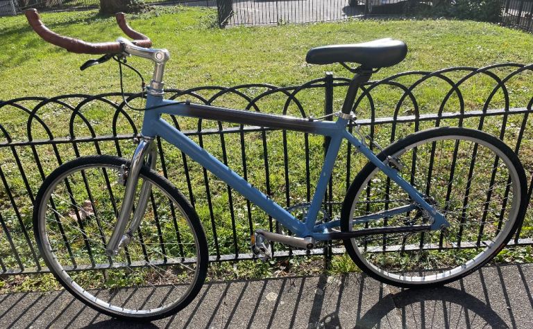Lovely light Hybrid fixed gear bike in good condition 