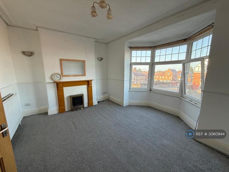 4 bedroom flat in Colonade, Mansfield, NG20 (4 bed) (#3060944)