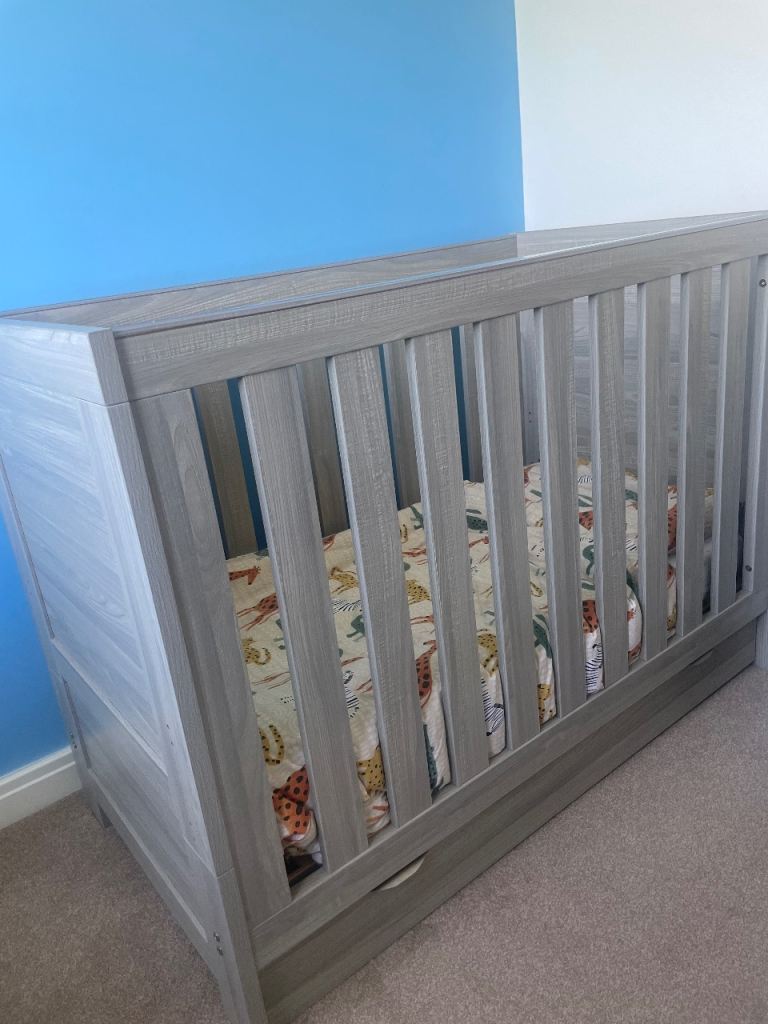 OBaby Nika Cot Bed - Grey Wash, As Good As New