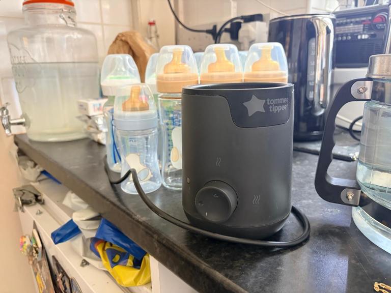 Bottle warmer and bottles 