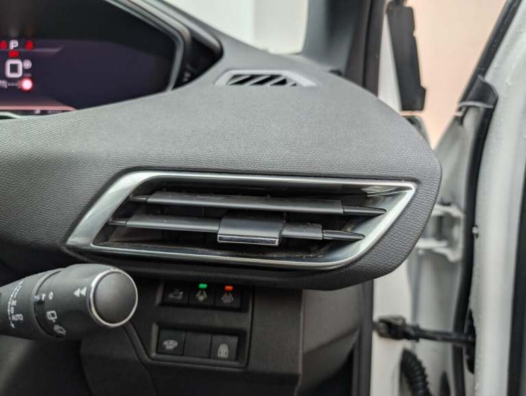 2020 Peugeot 5008 1.6 PureTech GT Premium SUV 5dr Petrol EAT Euro 6 (s/s) (180 ps) LANE DEPAR HAT...