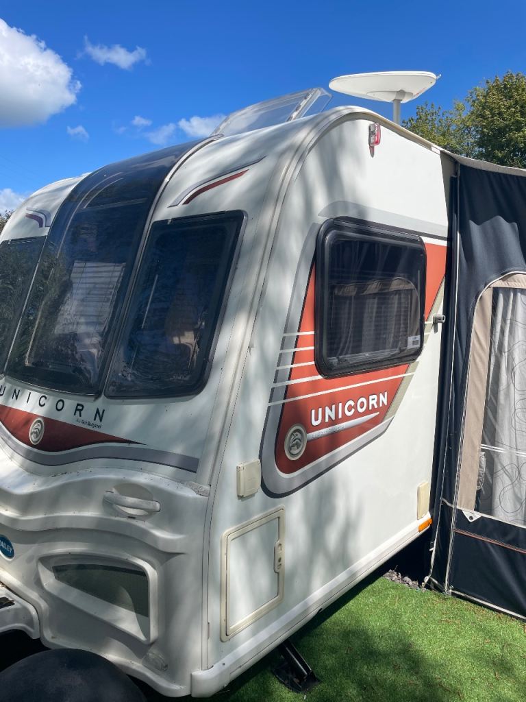 Bailey Unicorn Cadiz 2013 4 berth caravan Fixed single beds 