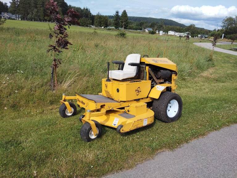 Dyna mow zero turn 62" diesel ride on mower