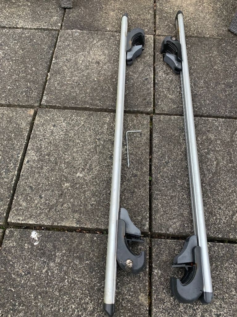 Roof bars for raised rails lockable 