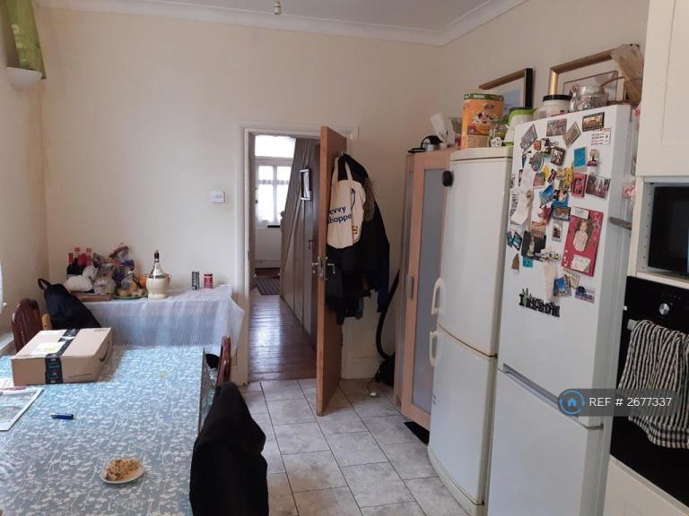 1 bedroom in Edward Road, London, E17 (#2677337)