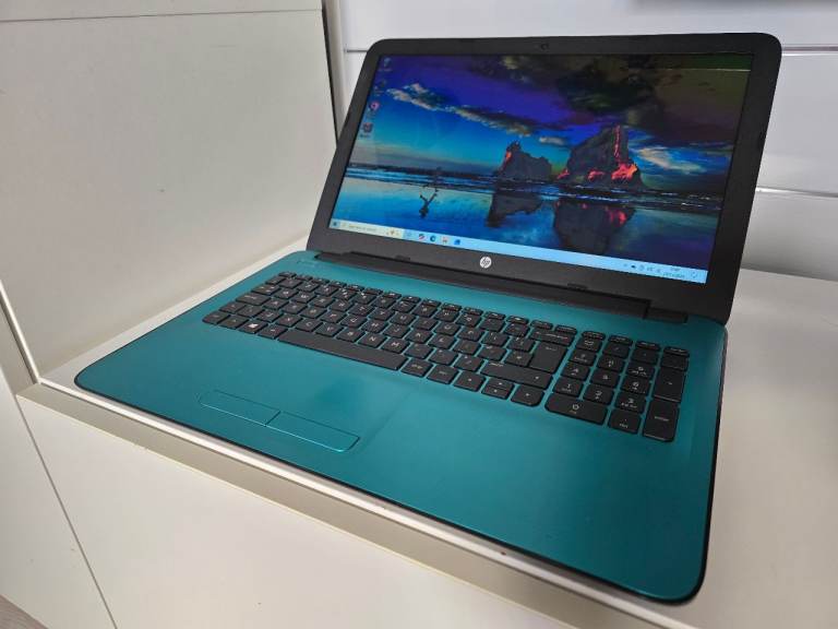 HP Pavilion 15-ba077 15inch laptop 8GB Ram, 240GB SSD 